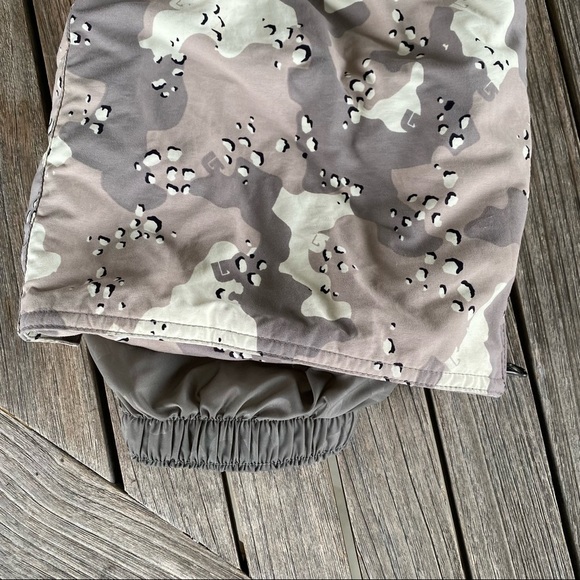 Burton Insulated Gray Camouflage Camo Snowboard Ski Pants Youth XS 5-6 GUC - Picture 6 of 16